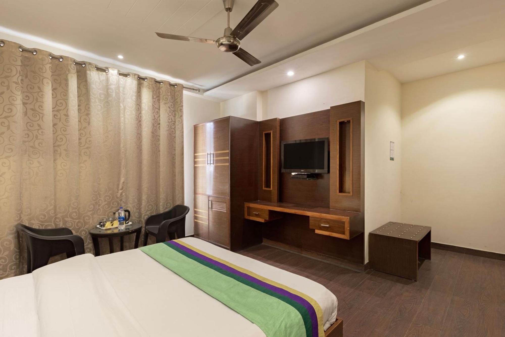 Treebo White Castle, Gurgaon Otel Dış mekan fotoğraf