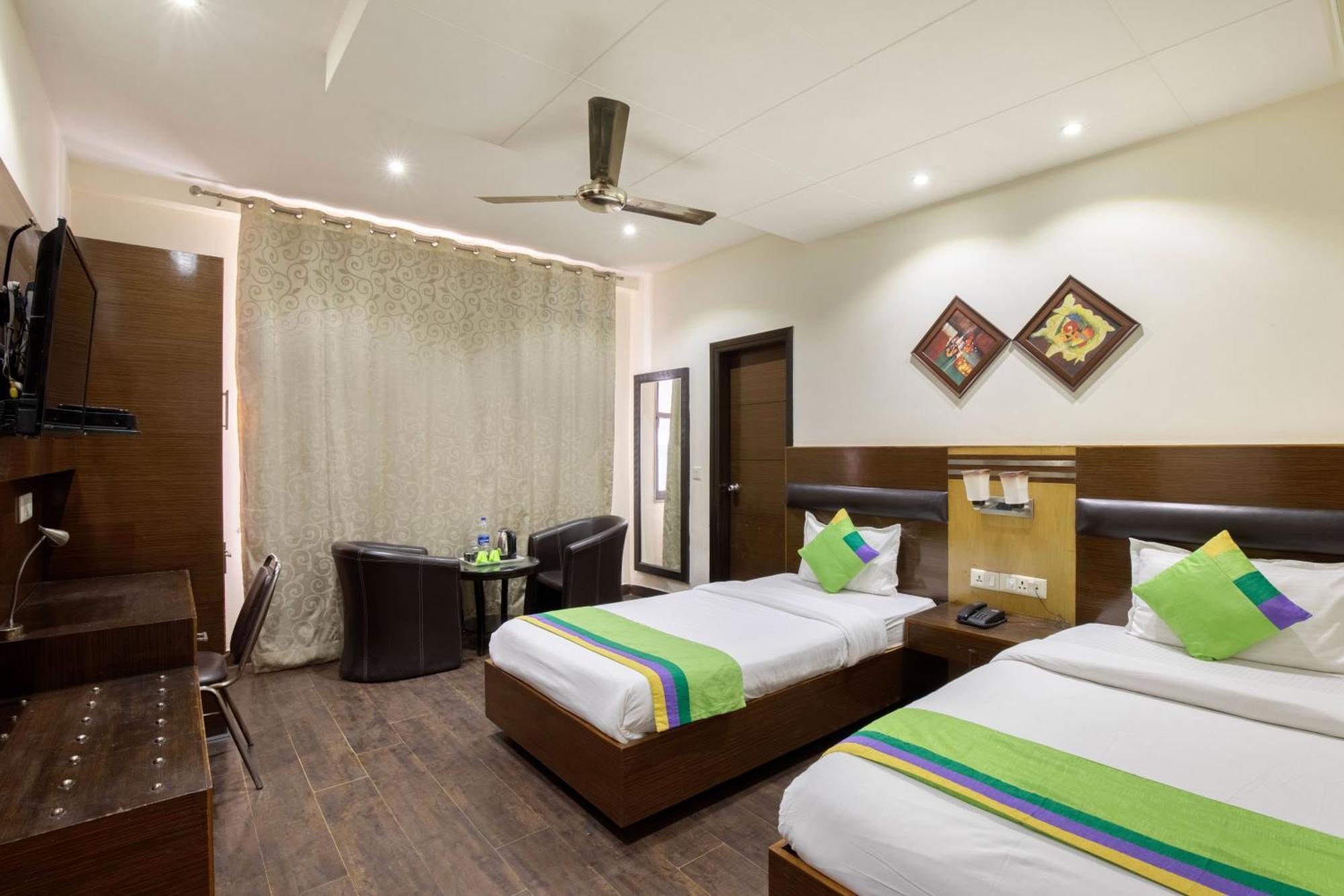 Treebo White Castle, Gurgaon Otel Dış mekan fotoğraf